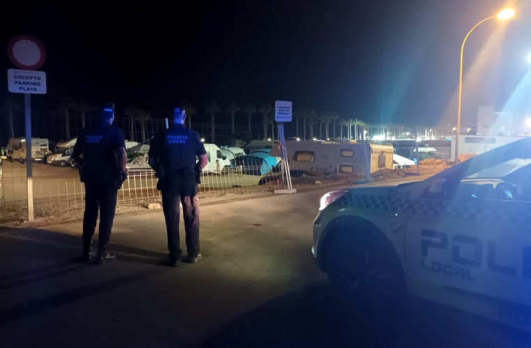 250113 Policía Local de Adra detiene a un individuo por hurto en vehícul...