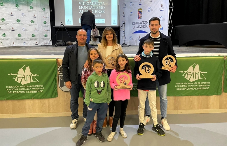 Club Montaña Berjanatura reciben premios gala almeriense de montaña