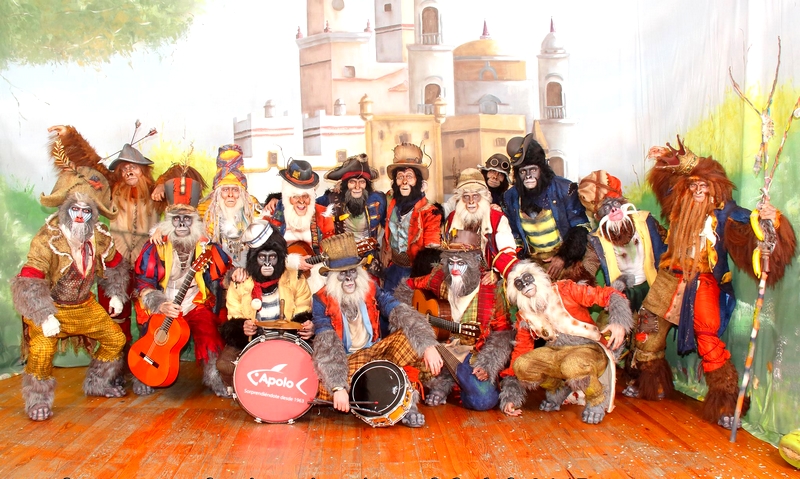 Jesús Bienvenido con su anterior comparsa, Los Irracionales