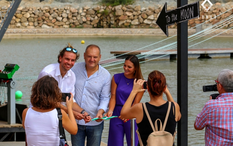 inauguracion del cable ski cuevano con gerente alcalde y concejala de deportes cuevana en 2019