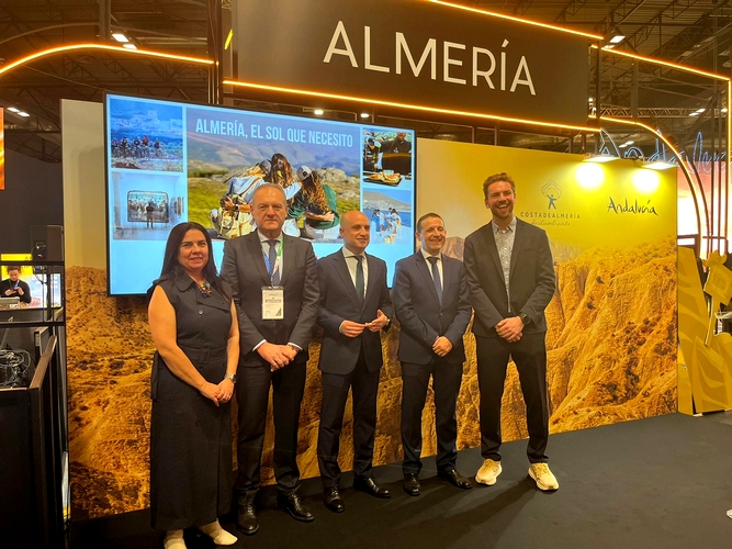 presentacion cuevas fitur 2025 (1)