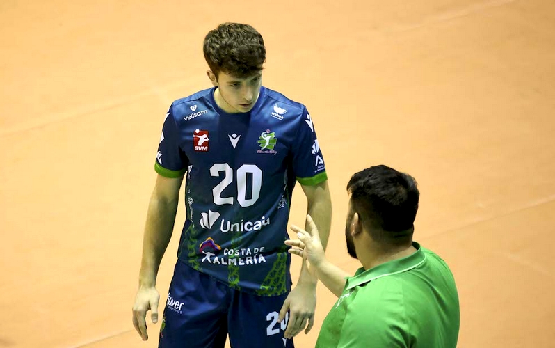 (26-02-25) Unicaja Costa de Almería - Pablo Ruiz y Jaime Motos antes de Cisneros.jpg Foto Francis Cazorla