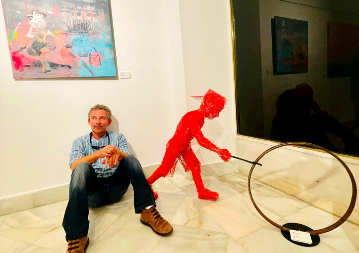 Ángel Zabala con alguna de sus obras2