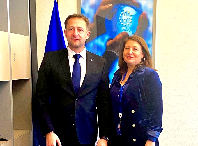 CARMEN CRESPO REUNIÓN CON COMISARIO AGRICULTURA 1