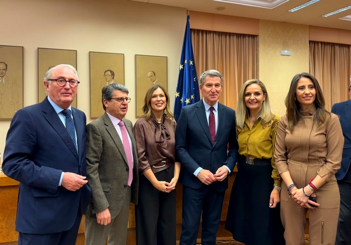 FEIJÓO CON DIPUTADOS Y SENADORES DE ALMERÍA