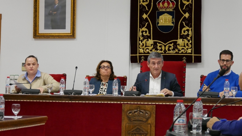 250331 Adra aprueba la ordenanza municipal reguladora de la tenencia y u...