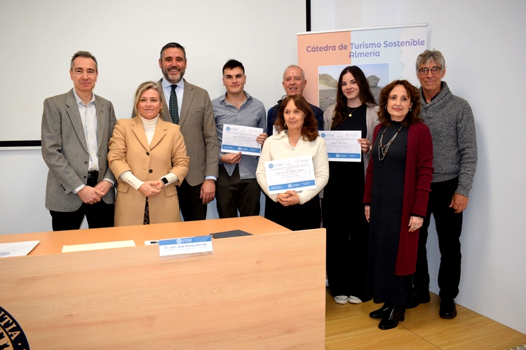 FOTO 1 MARZO 11 2025 PREMIOS CÁTEDRA DE TURISMO SOSTENIBLE