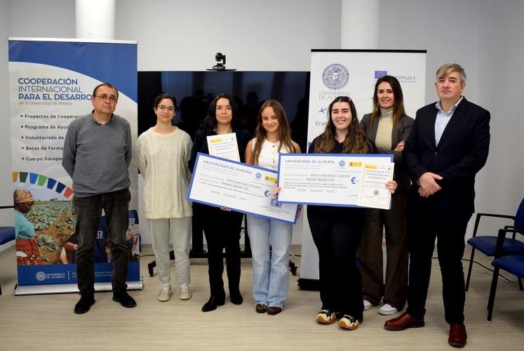 FOTO 1 MARZO 19 2025 PREMIOS MEJOR TFG Y TFM AGENDA 2030