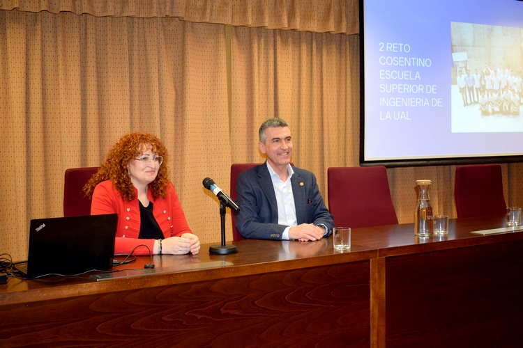 FOTO 1 MARZO 21 2025 PRESENTACIÓN II RETO COSENTINO-UAL