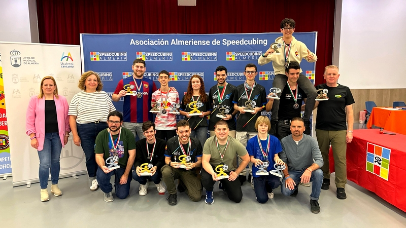 250406 Cubo de Rubik 01