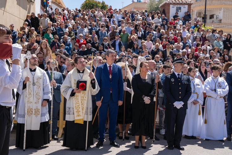 250421 Adra pone el broche de oro a su Semana Santa con un multitudinari... (2)