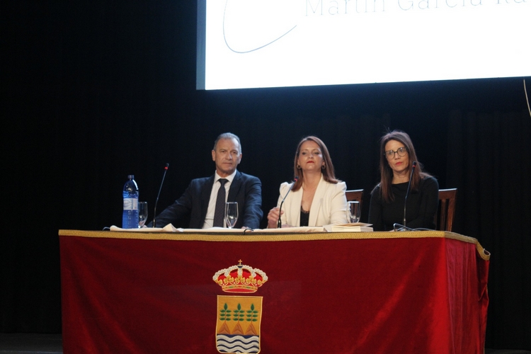 Bartolomé García Pérez junto a la alcaldesa y Lina García García llevaron a cabo la presentación de la nueva Fundación