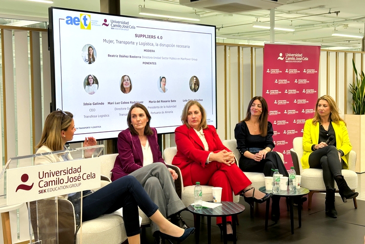 Beatriz Ibañez, Idoia Galindo, Mari Luz Cobos, Rosario Soto y Lola Ortiz en la jornada Suppliers 4.0 de la AET y la Universidad Camilo José Cela