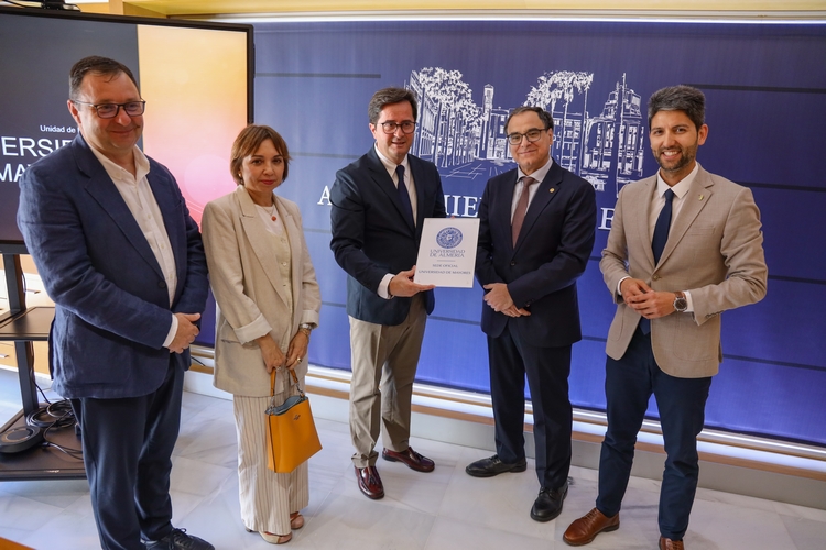 250506 FIRMA CONVENIO (4)