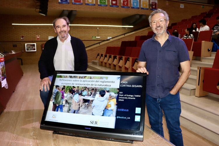 FOTO 1 UAL 17 MAYO 2025 VIERNES CIENTÍFICO