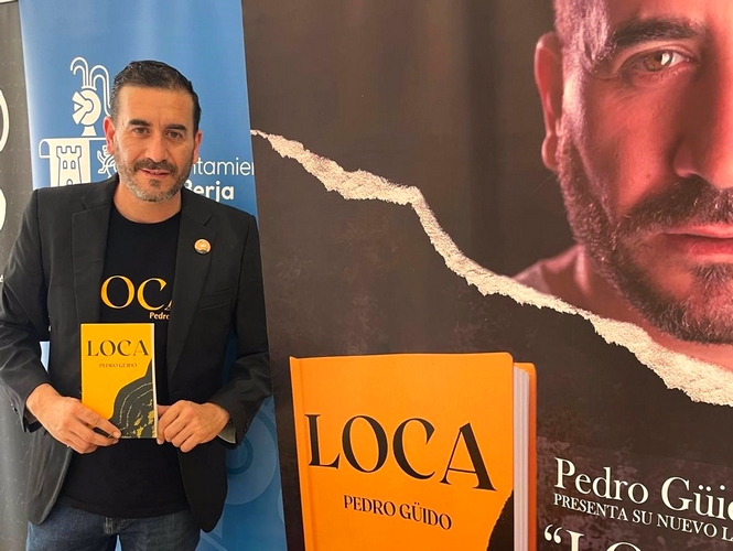 16/05/2025 Pedro Güido durante la presentación en Berja (Almería) de su obra 'Loca'..

El dramaturgo Pedro Güido ha presentado este viernes en Berja (Almería) su libro 'Loca', una propuesta teatral que recupera la figura de Juana I de Castilla para plantear una revisión histórica que cuestiona las narrativas tradicionales y reivindica su papel como "una de las primeras feministas de la historia".

ANDALUCÍA ESPAÑA EUROPA ALMERÍA CULTURA
