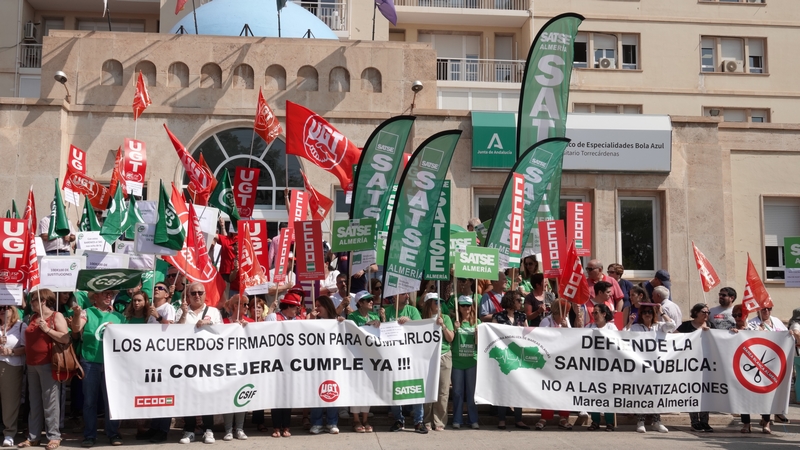 250605 Concentración Sanidad . Bola Azul13