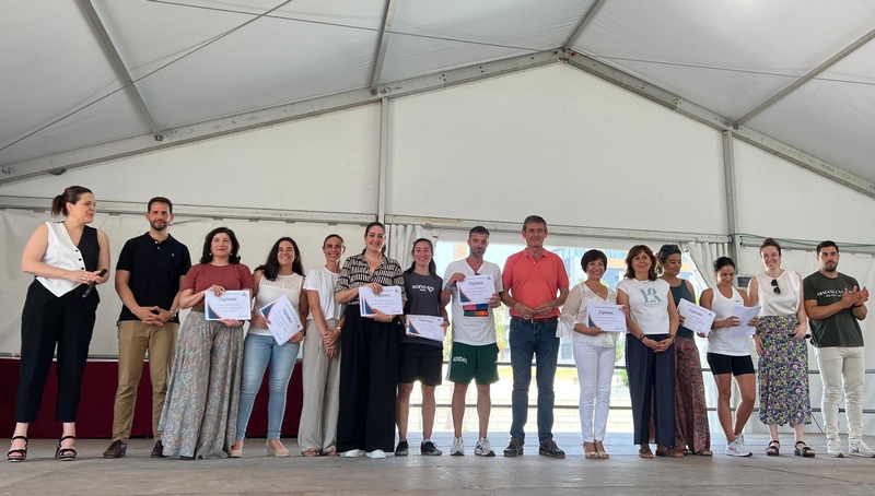 250618 Manuel Cortés clausura los talleres municipales con los más de 35...