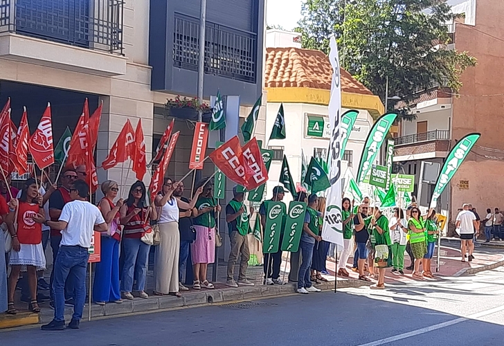 250630 Concentración Huércal Overa Sanidad