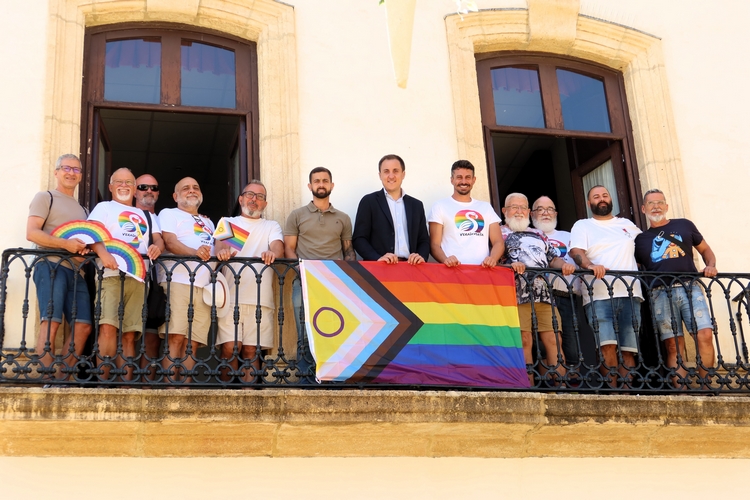 Colocación Bandera Balcón Auuntamiento