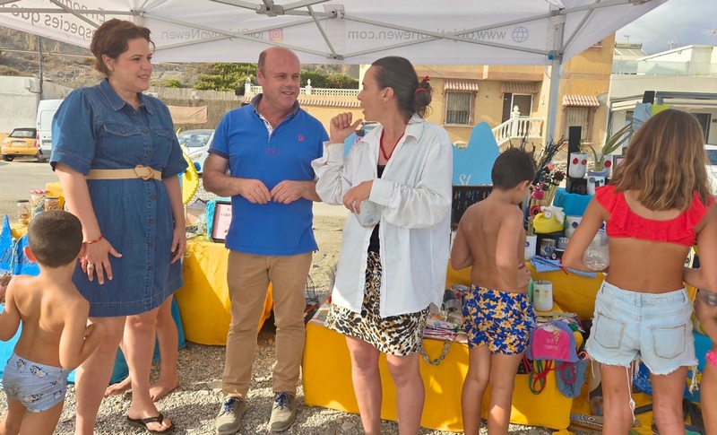 250725 La campaña de educación ambiental 'Mi Playa Bonica' aterriza en l...