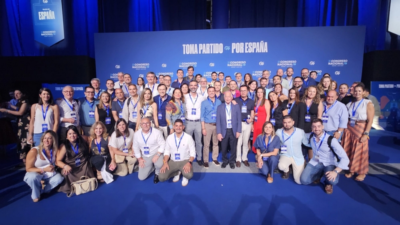 FOTO FAMILIA PP ALMERÍA EN EL CONGRESO NACIONAL
