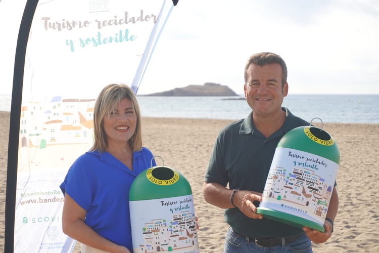 Foto alcalde y concejala