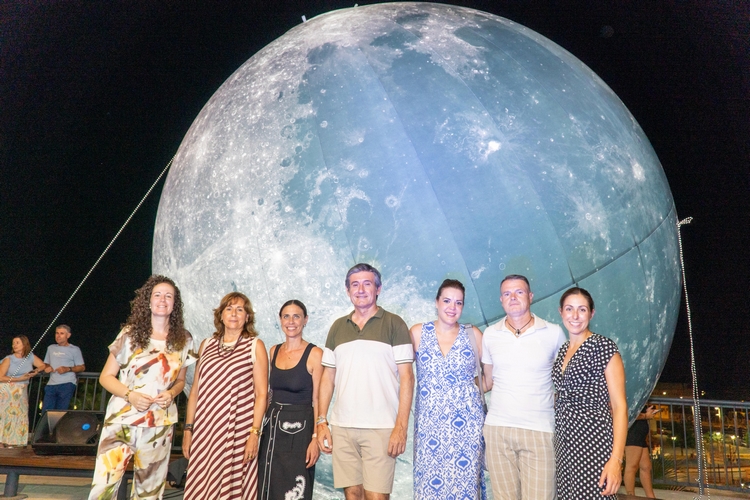 250811 Adra vive una inolvidable 'Noche en Vela' con una alta participac...