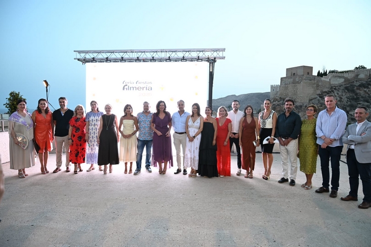 Foto familia Presentación Feria