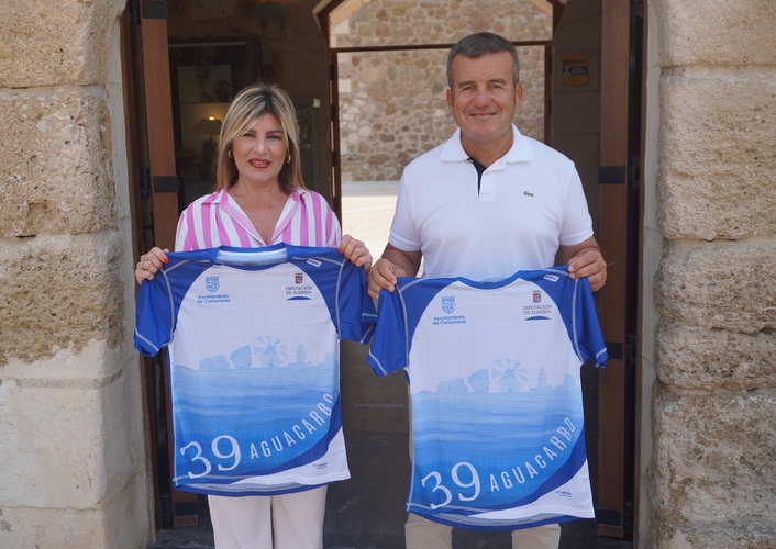 Foto presentación camiseta en Castillo de San Andrés