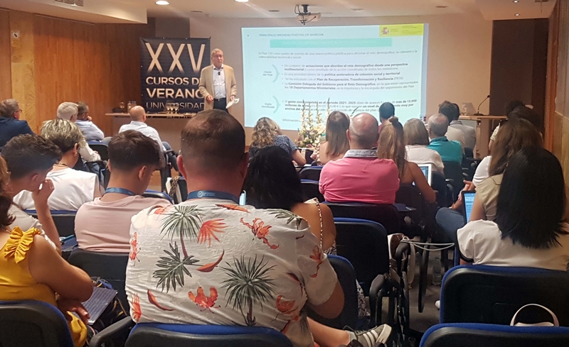 FOTO 1 SEPTIEMBRE 15 2025 CONFERENCIA DESPOBLACIÓN