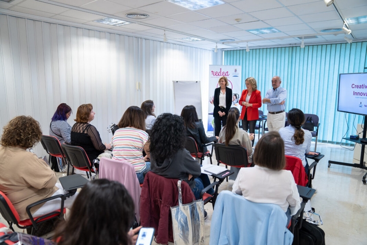 Imagen-de-archivo-de-una-accion-formativa-para-empresarias-de-la-provincia-de-Almeria