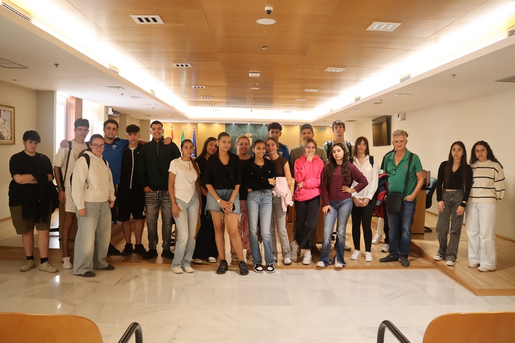 251009 VISITA ALUMNOS IES MURGI