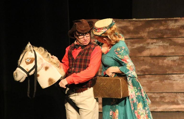 251022 El lejano oeste llega el 8 de noviembre Adra con 'Far West' de Producciones Yllana