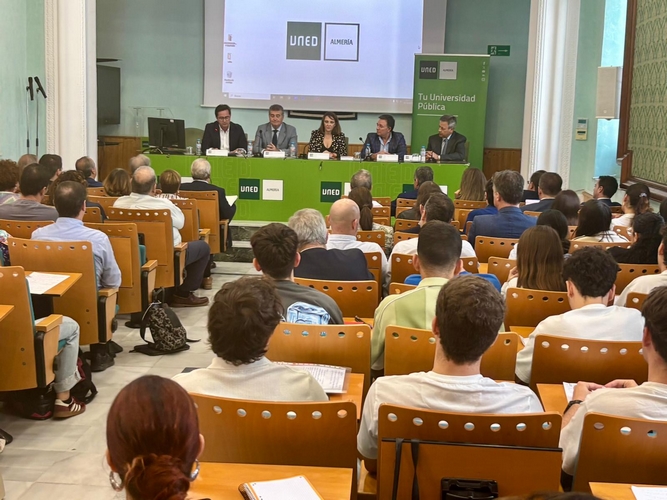 251024 SIMPOSIO (1)
