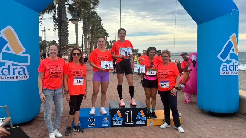 251027 NdP_ Más de 800 participantes en la carrera 'Adra, en marcha contra el cáncer' (3)