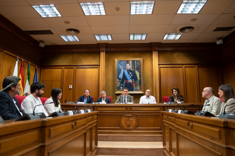 Acto de la firma con los representantes del patronato