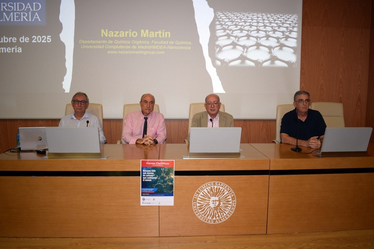 FOTO 1 OCTUBRE 24 2025 VIERNES CIENTÍFICOS CON NAZARIO MARTÍN