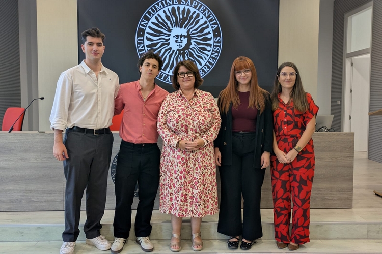 FOTO 3 UAL 16 OCTUBRE 2025 AULA DE DEBATE