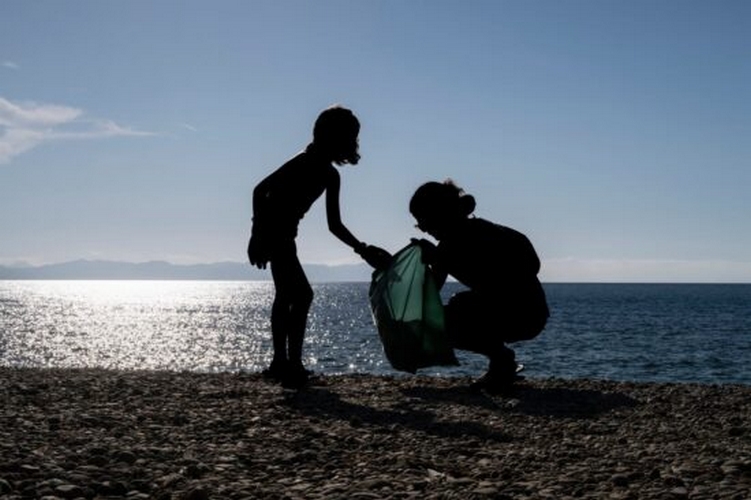 archivo-recogida-residuos-plasticos-550x366