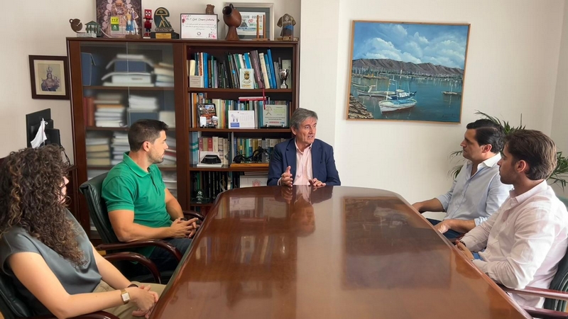 251105 Manuel Cortés se reúne con el director general del IAJ para abordar iniciativas dirigidas a los jóvenes (2)