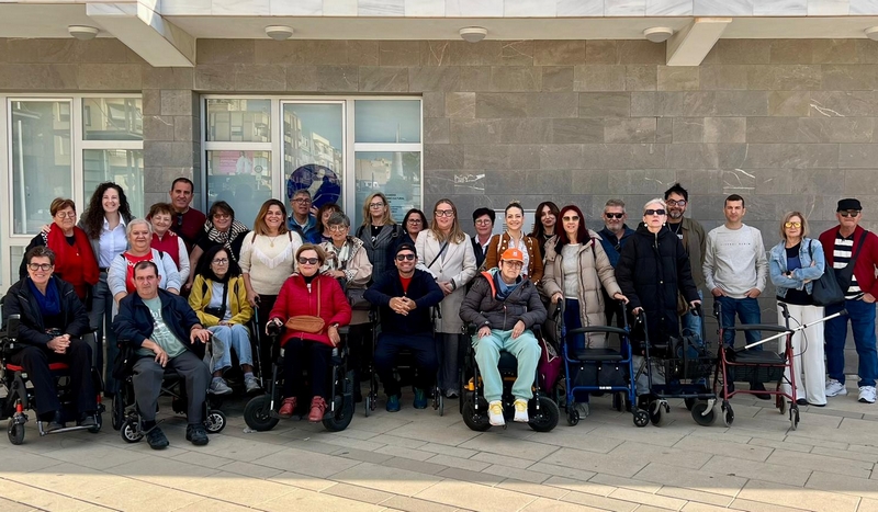 251124 AEMA clausura en Adra el proyecto conociendo la Esclerosis Múltiple en el que han participado 140 personas