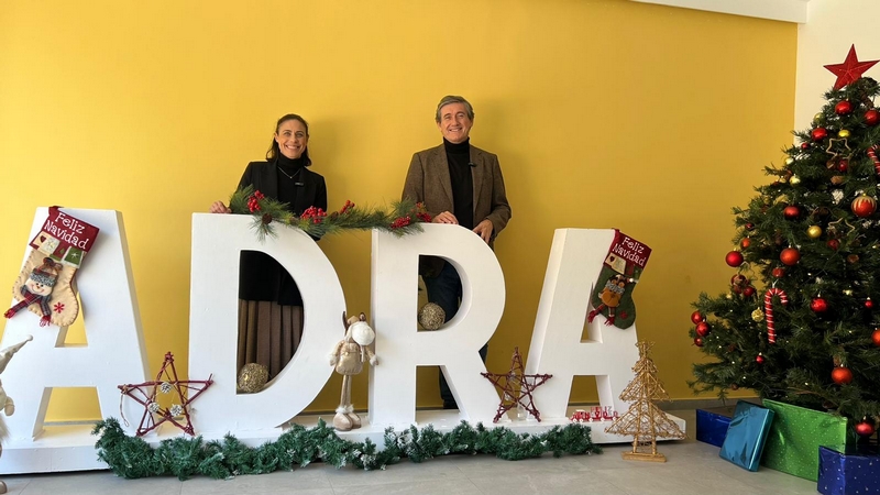 251202 Manuel Cortés presenta un extenso programa cultural de Navidad con una pista de hielo como gran atractivo