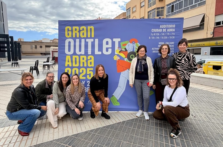 251209 El Ayuntamiento propone otorgar la Medalla de la Ciudad a la Asociación de Comerciantes y la Torre de Adra a Los Finos