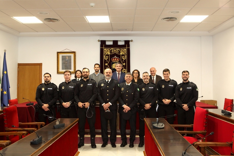 251215 Adra refuerza la Policía Local con la incorporación de seis nuevos agentes y el ascenso de dos mandos