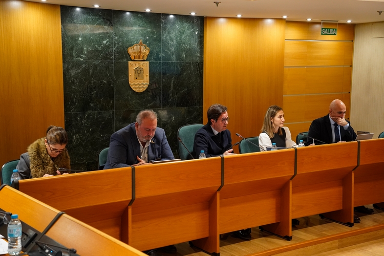 MOCIÓN SUPERÁVIT