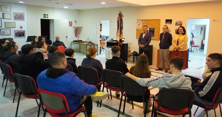 Foto encuentro con presentación del nuevo director