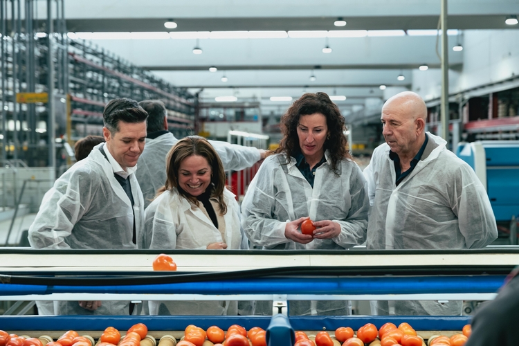 FOTO VISITA COOPERATIVA TOMATE