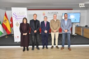 El Ayuntamiento impulsa una Semana Santa cardioasegurada con formación y desfibriladores para las Hermandades