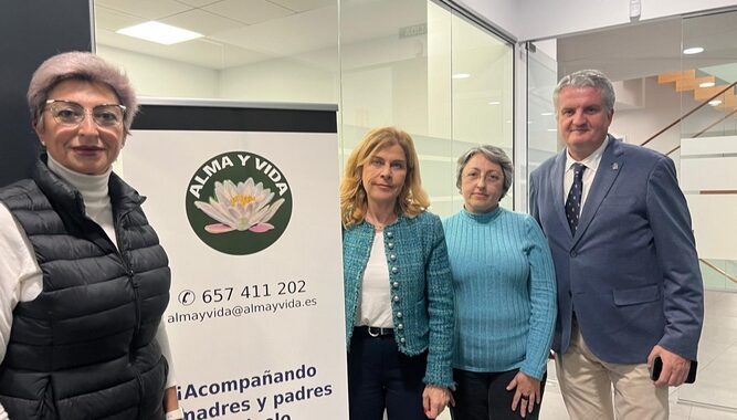 260330 Fca. Rosa, Paola Laynez, Belén Ávila y Juan de la Cruz Belmonte, en el Espacio Alma (1)